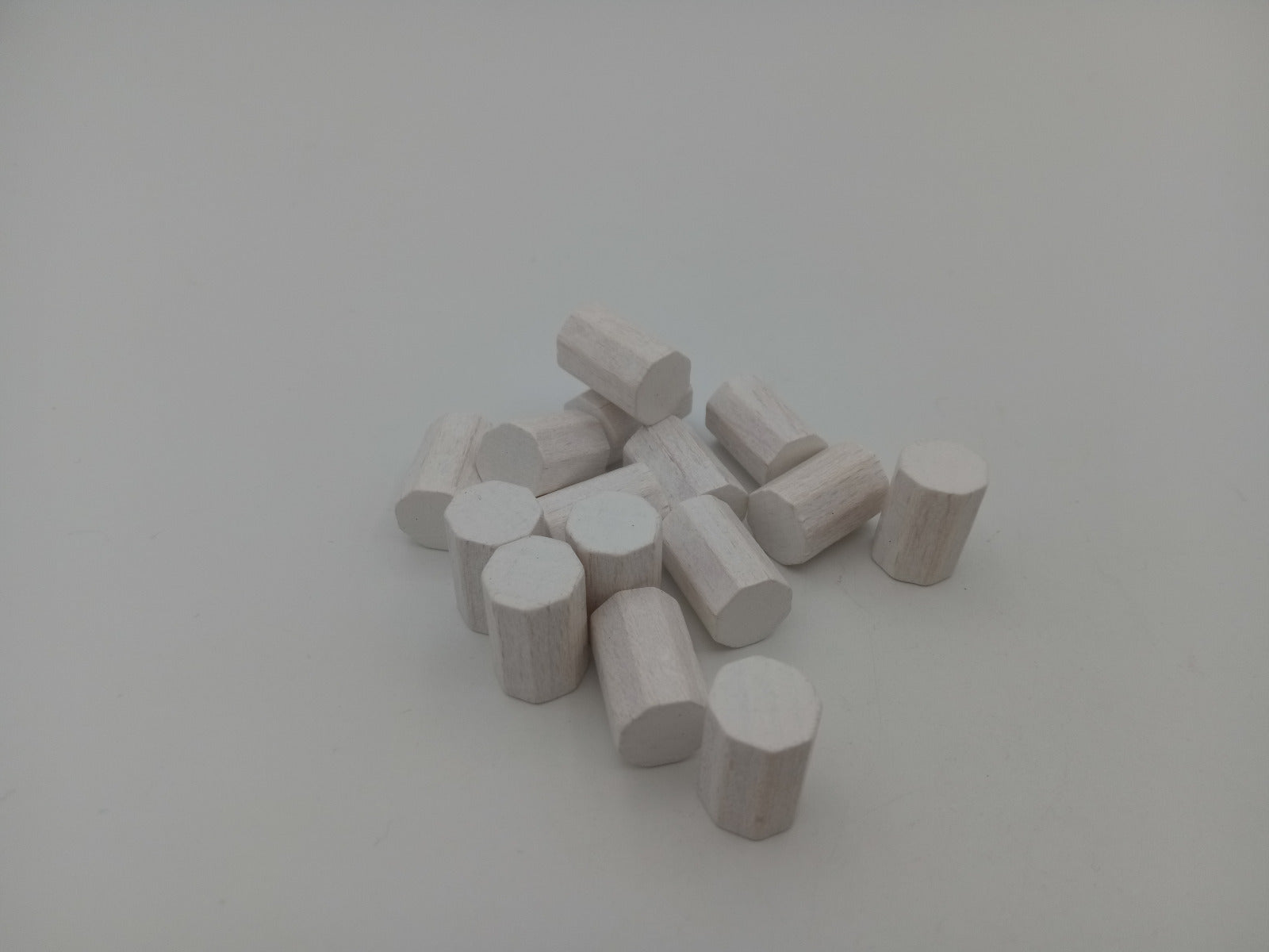 Oktogon weiss 15x10mm ca. 1400 Stück- Auktion, Startpreis 140 EUR