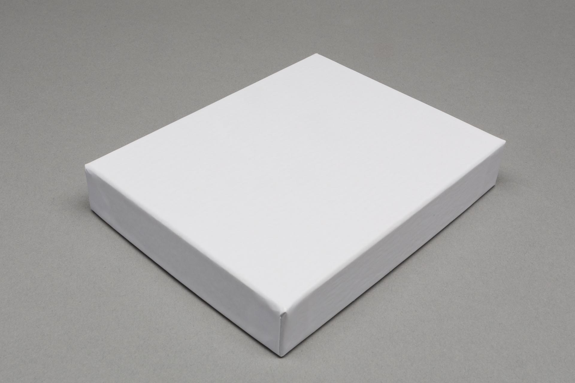 Game box 128x 100 x 20 mm