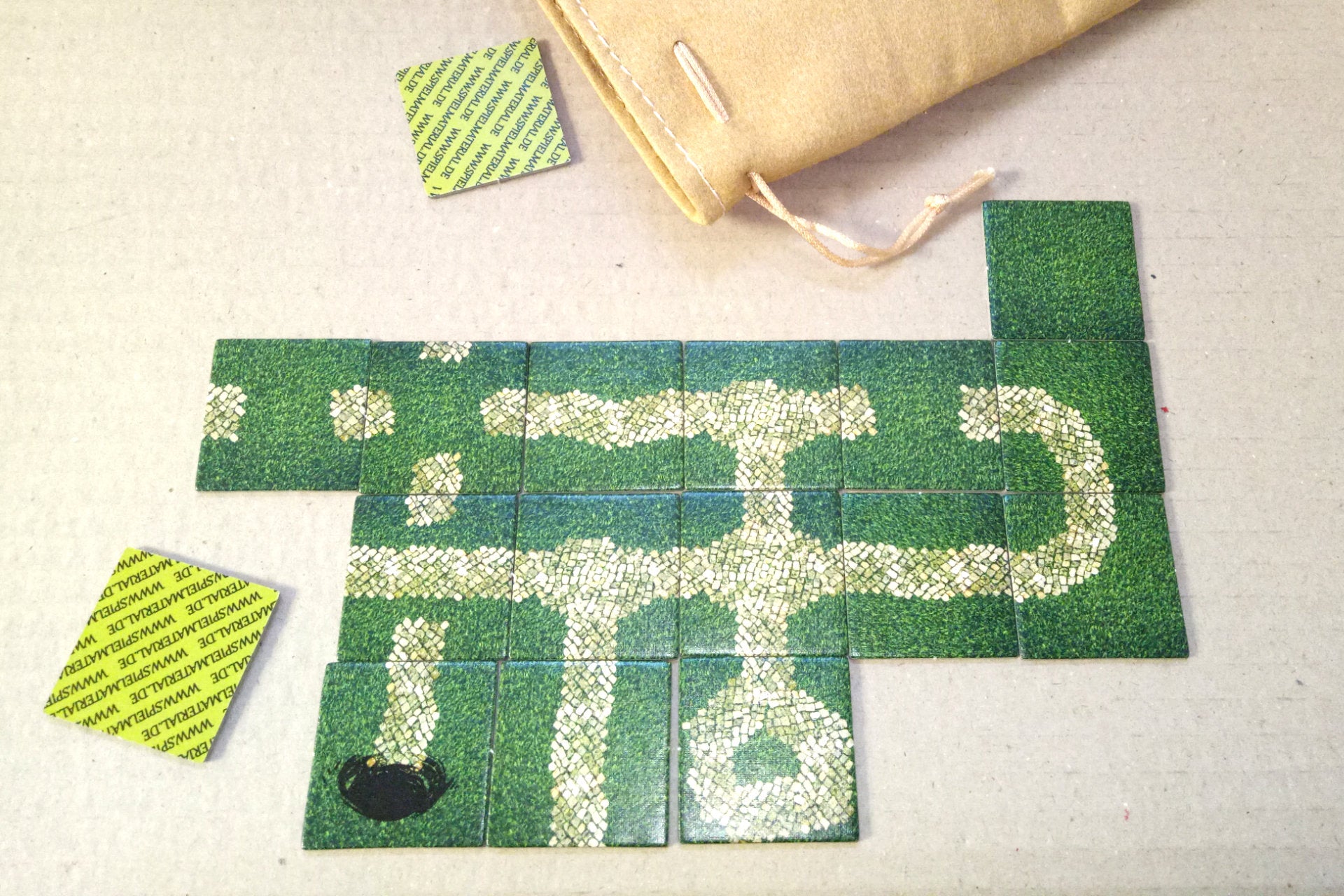 Landschaftsfelder mit Wegefeldern