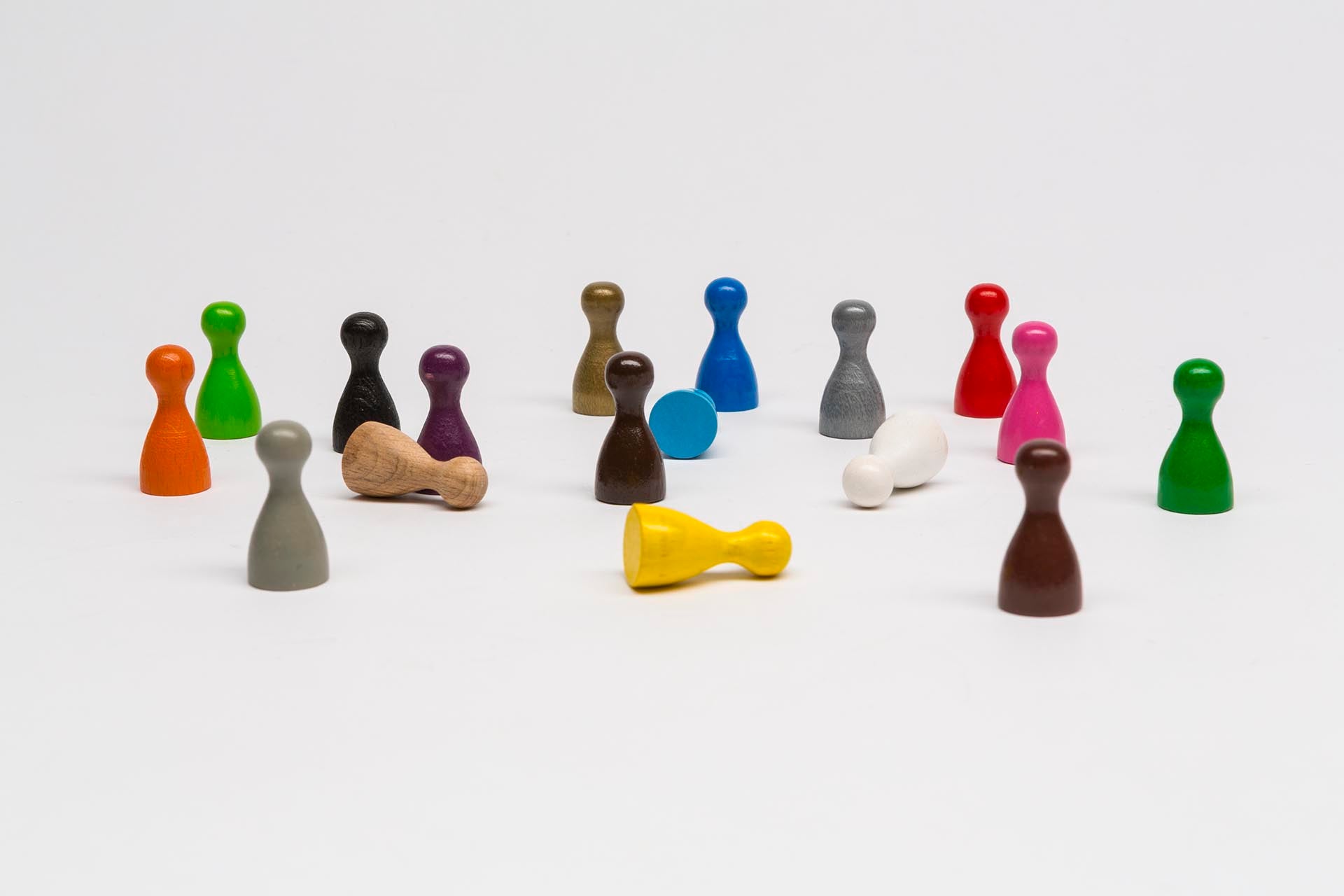 Medium Pawns - white