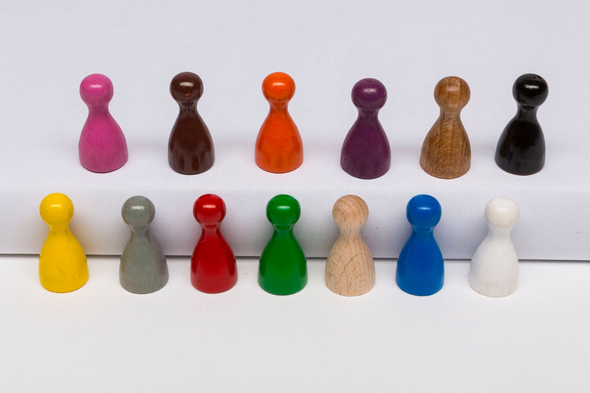 Medium Pawns - white