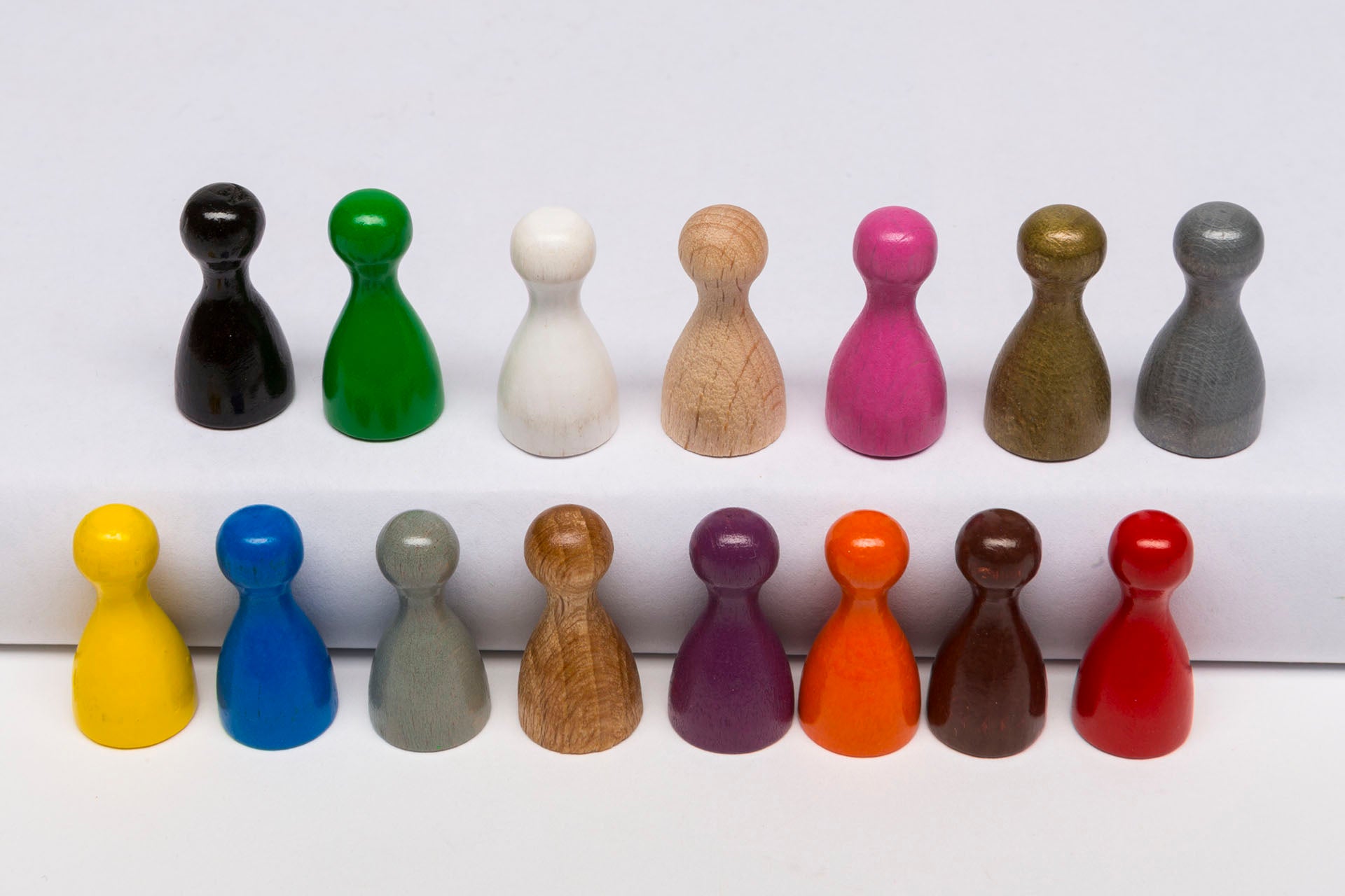 Medium Pawns - white
