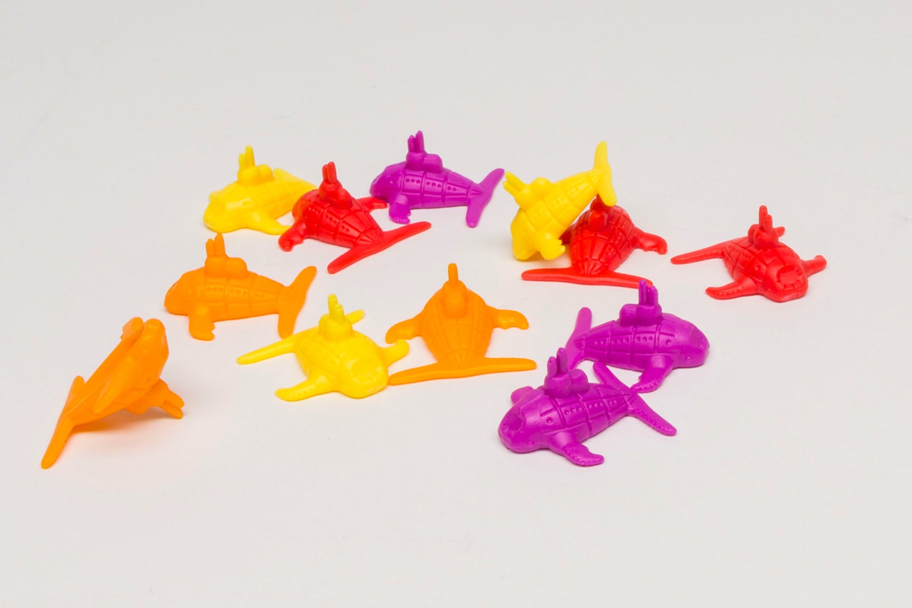 Set of plastic spaceships, submrines in 4 colors from Nautilus
