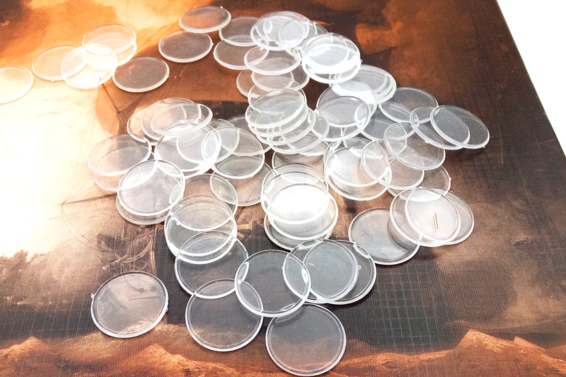 approx. 100 plastic chips 20mm transparent (52 gr.)