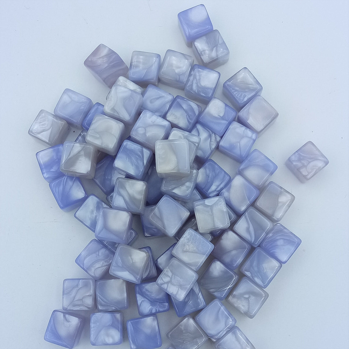 Transparent plastic dice 10 mm - with effects