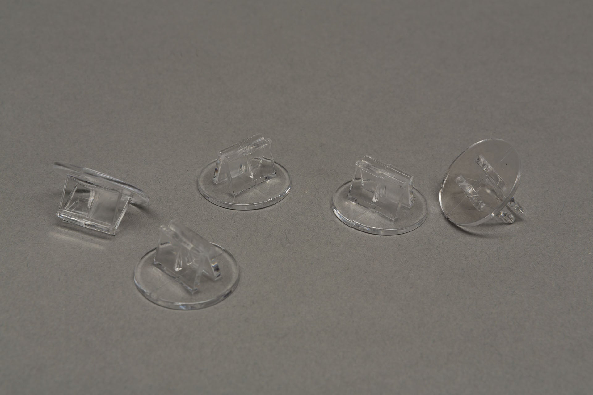 Plastic bases, card stands (transparent) - Set with 4 pcs