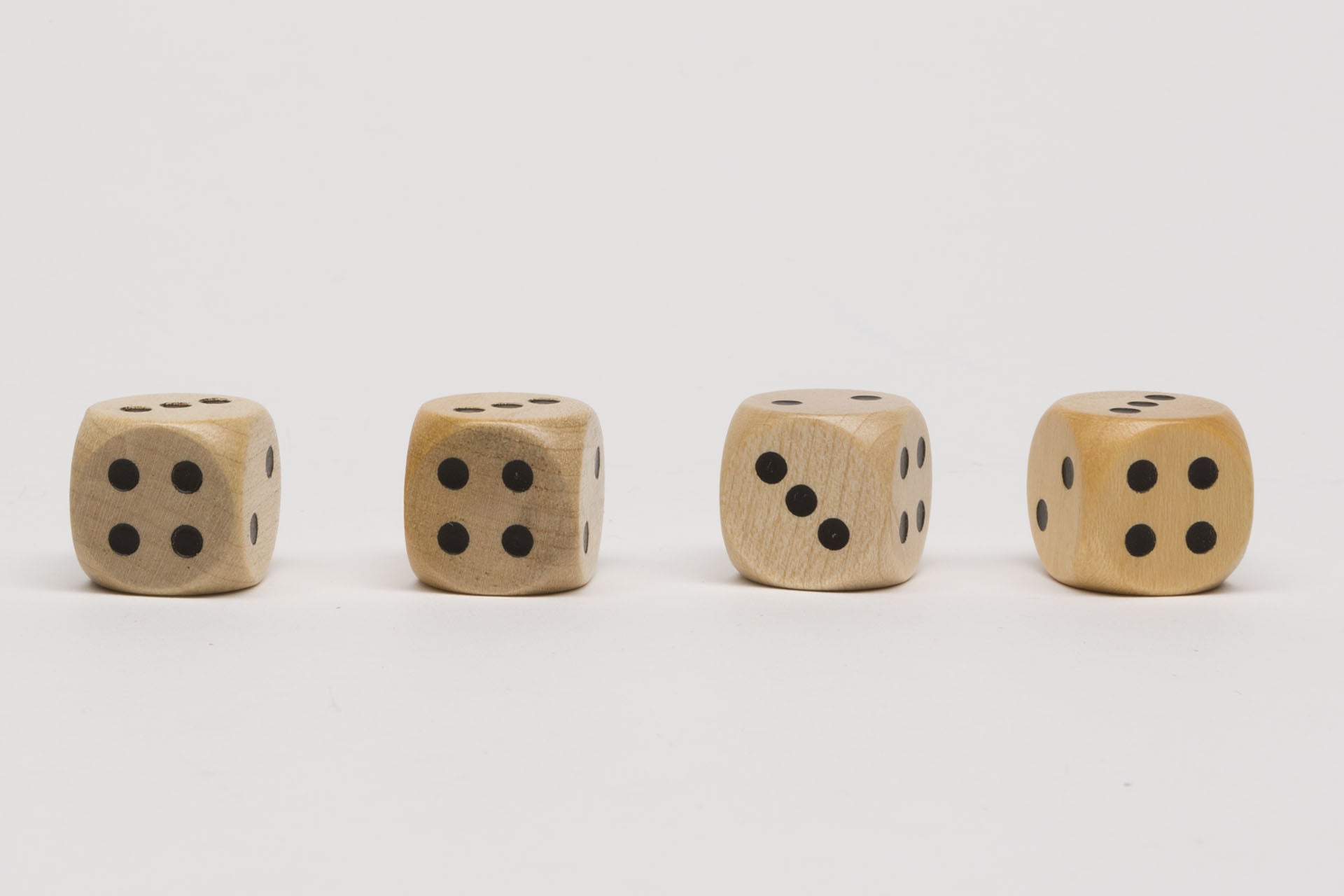 Dice 2-2-3-3-4-4