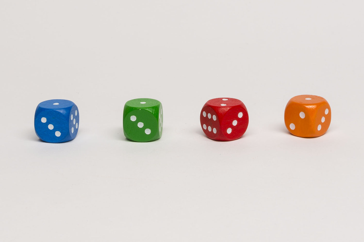 Wooden standard dice - white dots