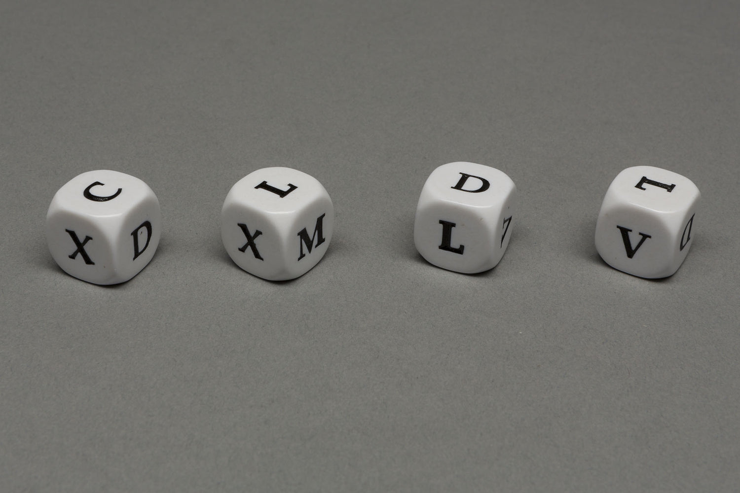 Dice with Roman numbers V - M