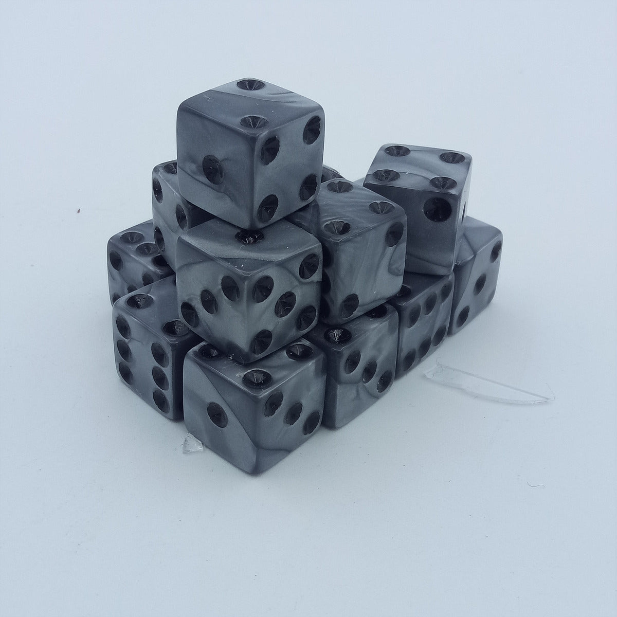 Kunststoffwürfel 15mm (Punkte/eckig)