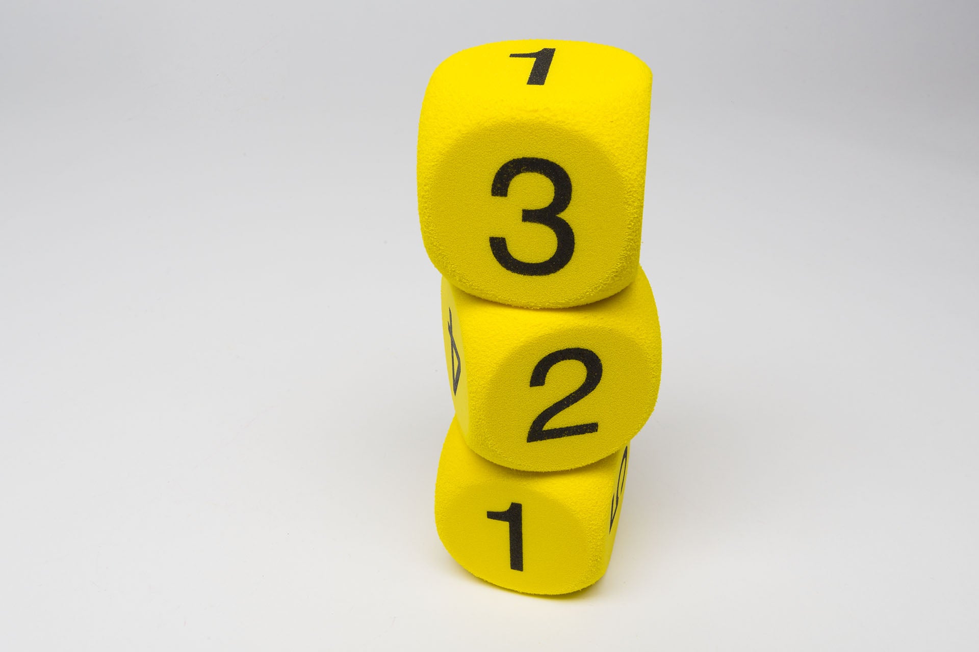 Foam dice 50mm with numbers