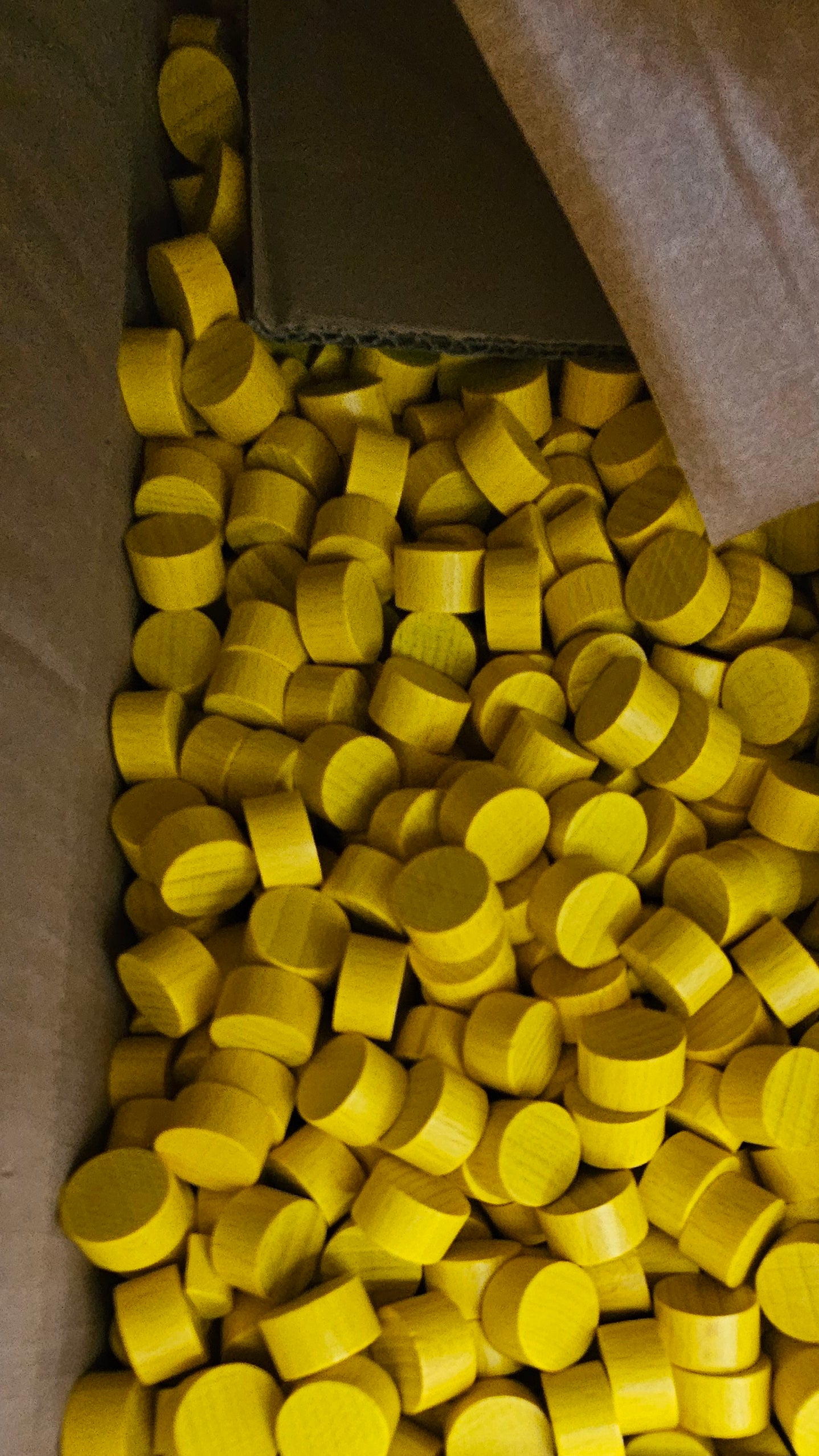 Wooden discs yellow 19x11 mm