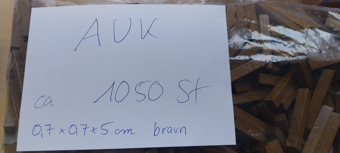 approx. 1,000 brown sticks - auction, start price 90 EUR