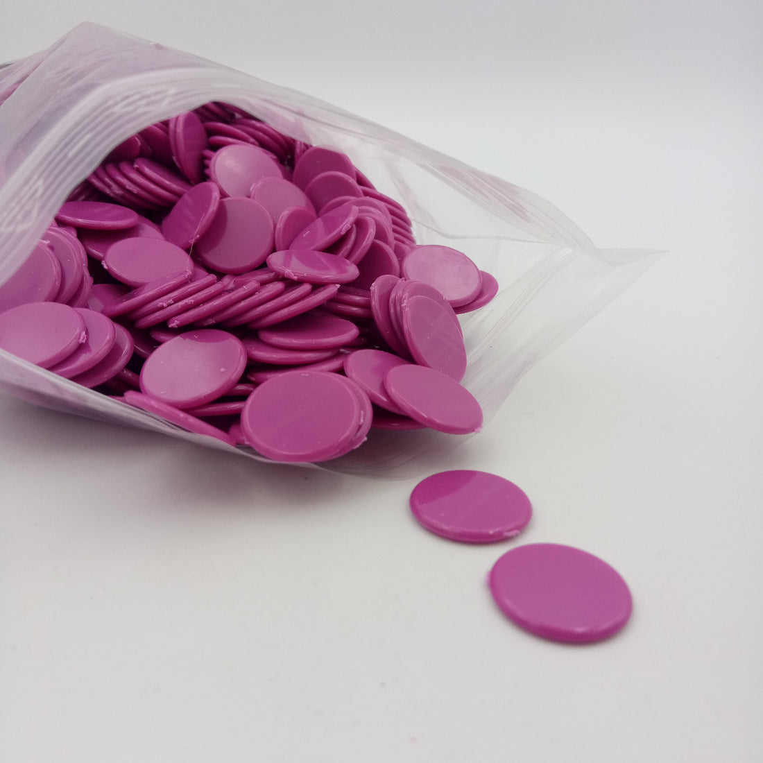 approx. 100 playing chips pink 15mm - Auction, starting price 25 EUR