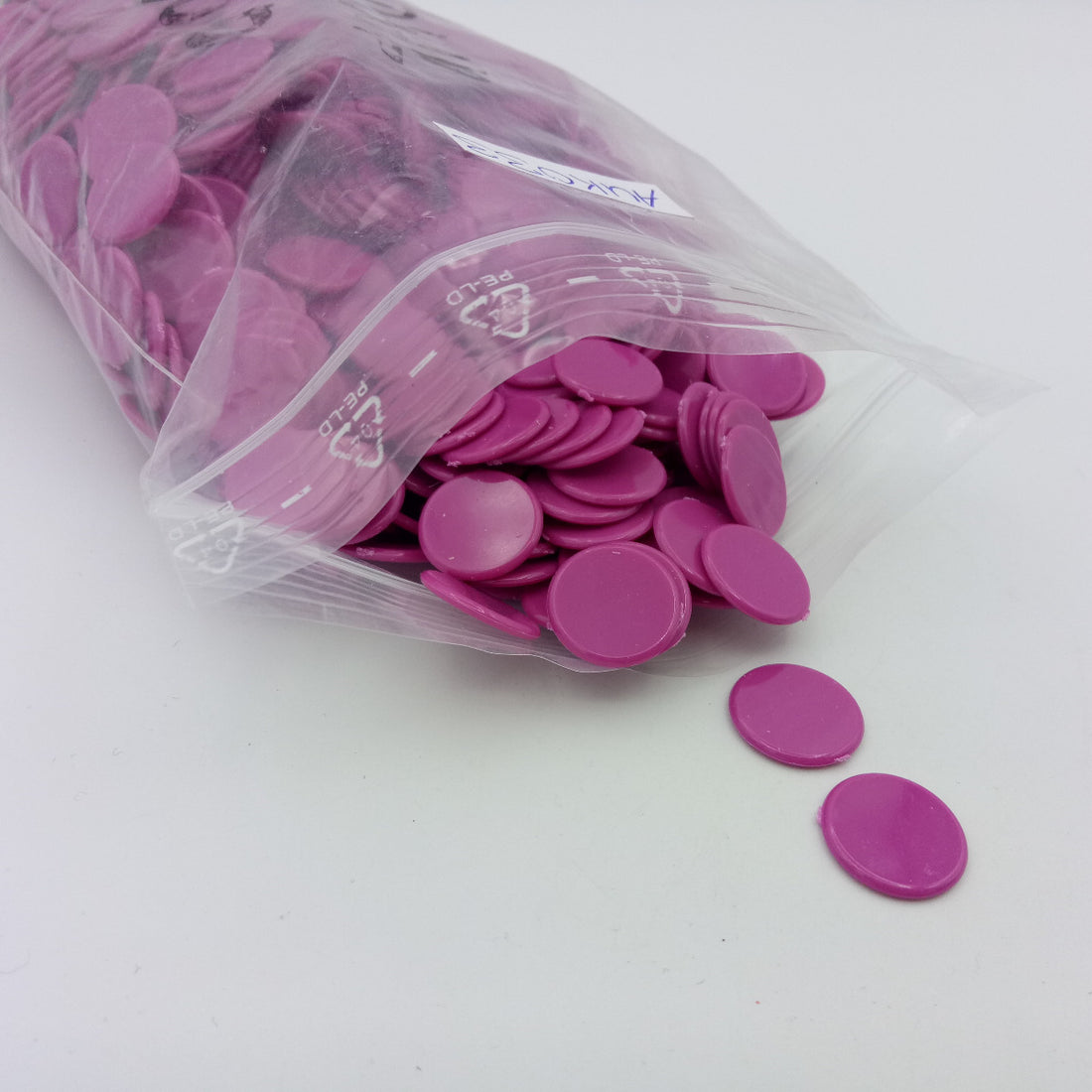 approx. 100 playing chips pink 15mm - Auction, starting price 25 EUR