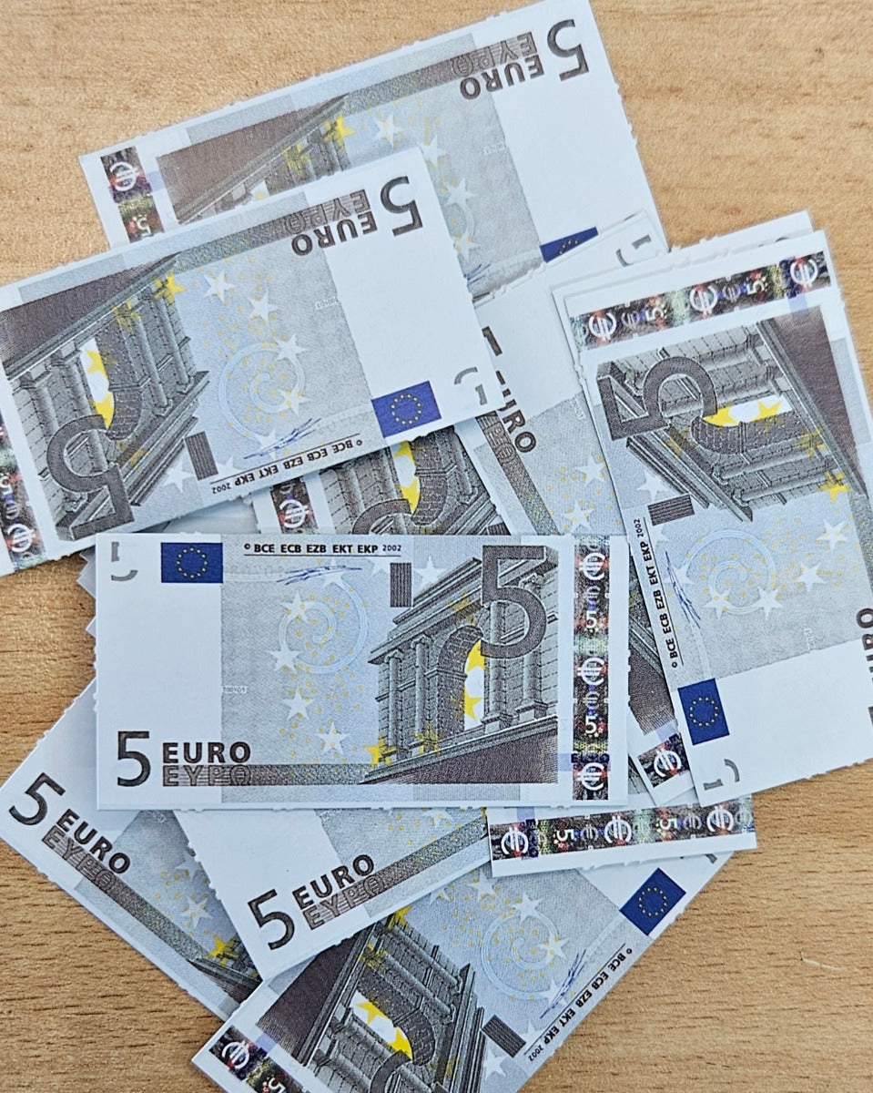 33 sets with play money (banknotes) - starting price EUR 98