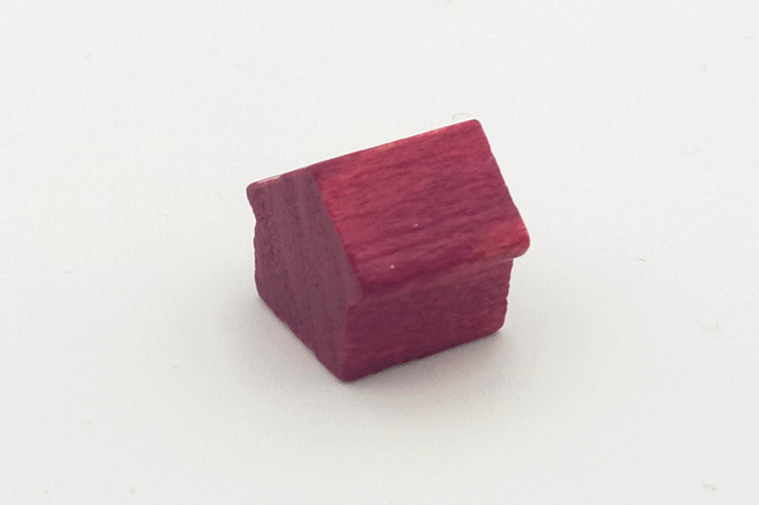 approx. 700 house small in purple - auction, starting price 50 EUR