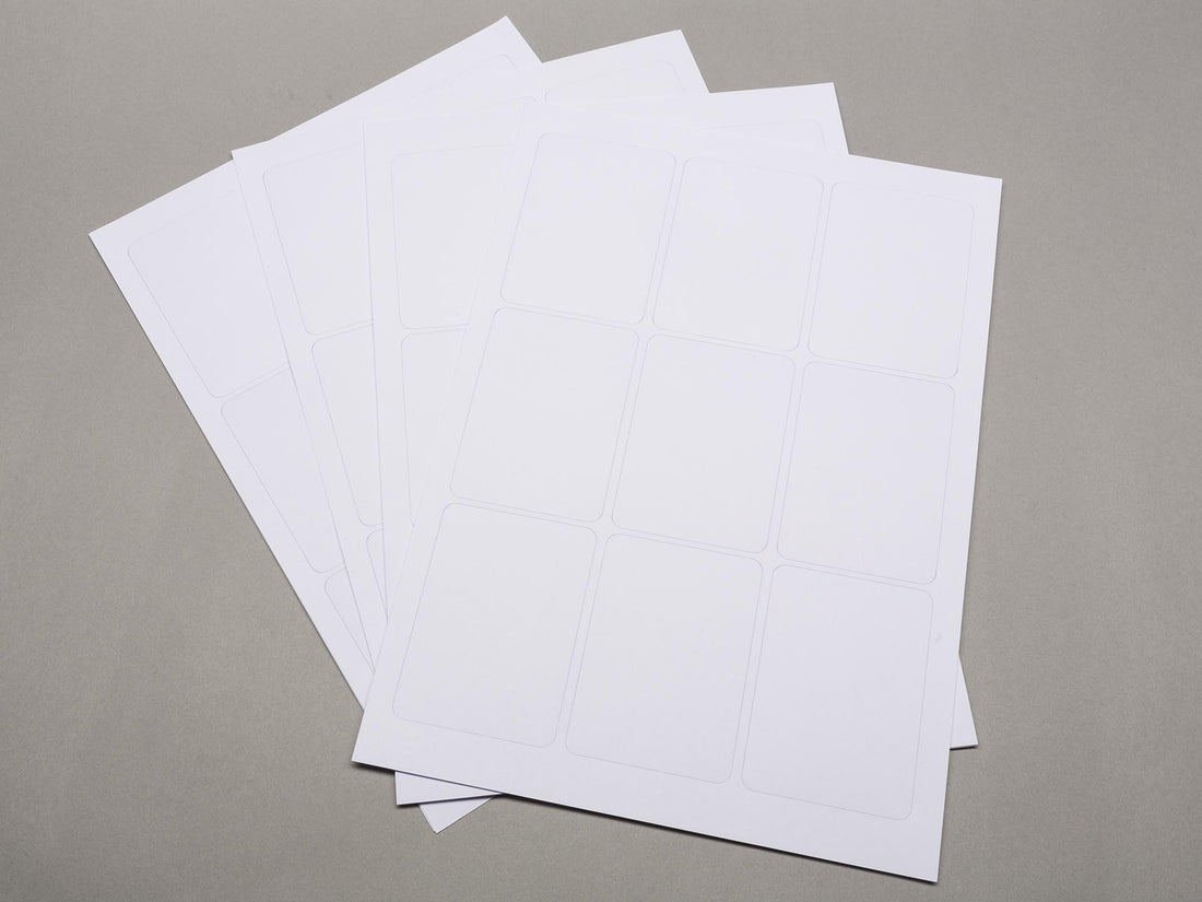 Karten auf Trägerpapier