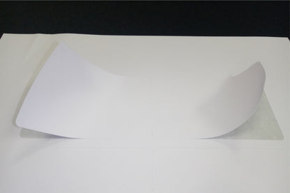 kleine Karten auf Trägerpapier zum Falten