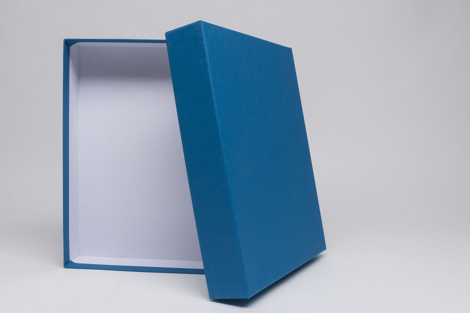 Game box 230 x 185 x 45 mm DinA5 - blank white
