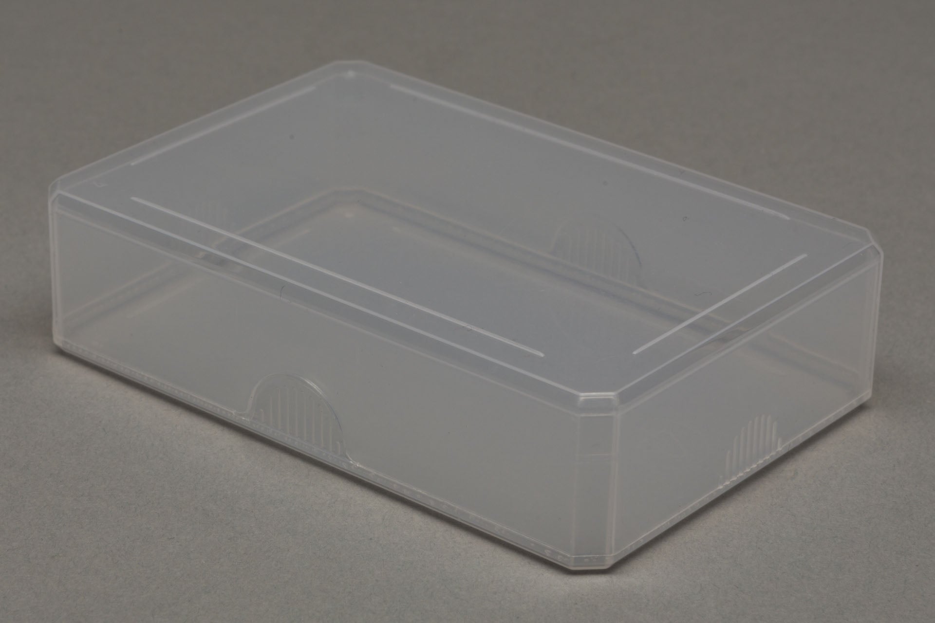 Plastic box for playing cards (standard size)