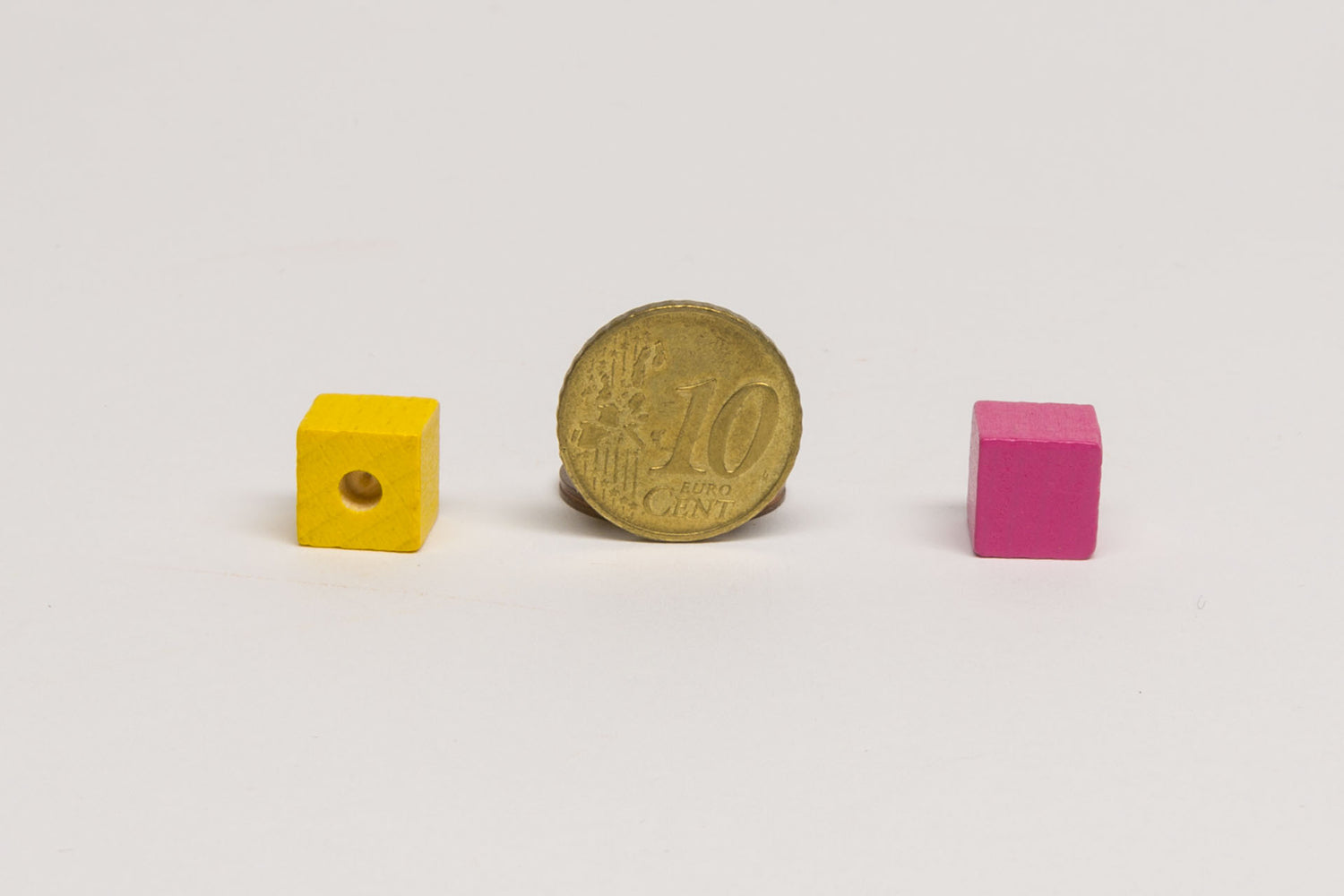 Cube 10 mm with drilling