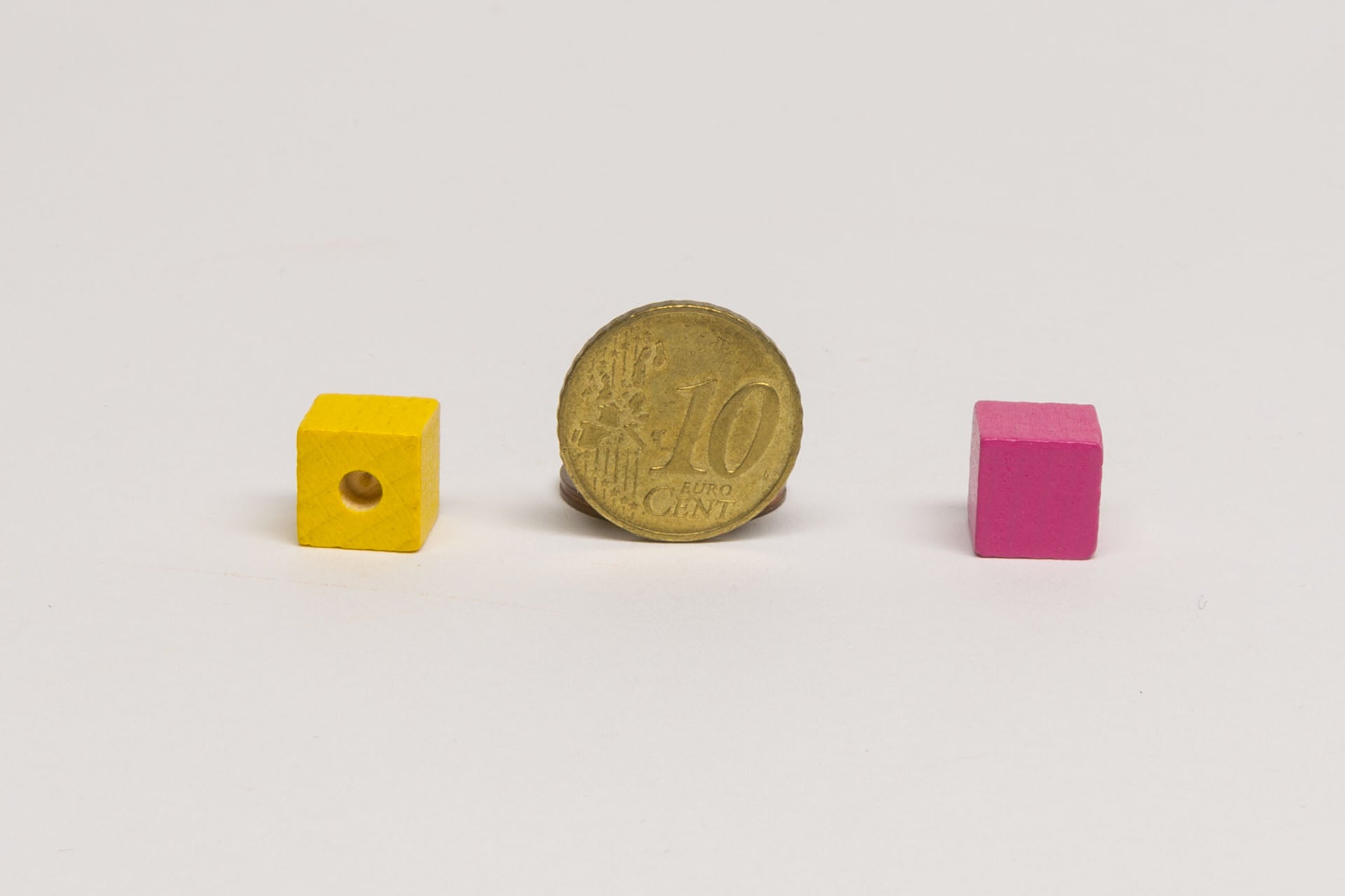 Cube 10 mm with drilling