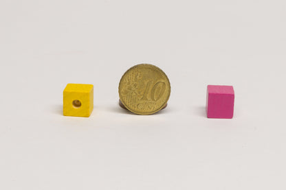 Cube 10 mm with drilling