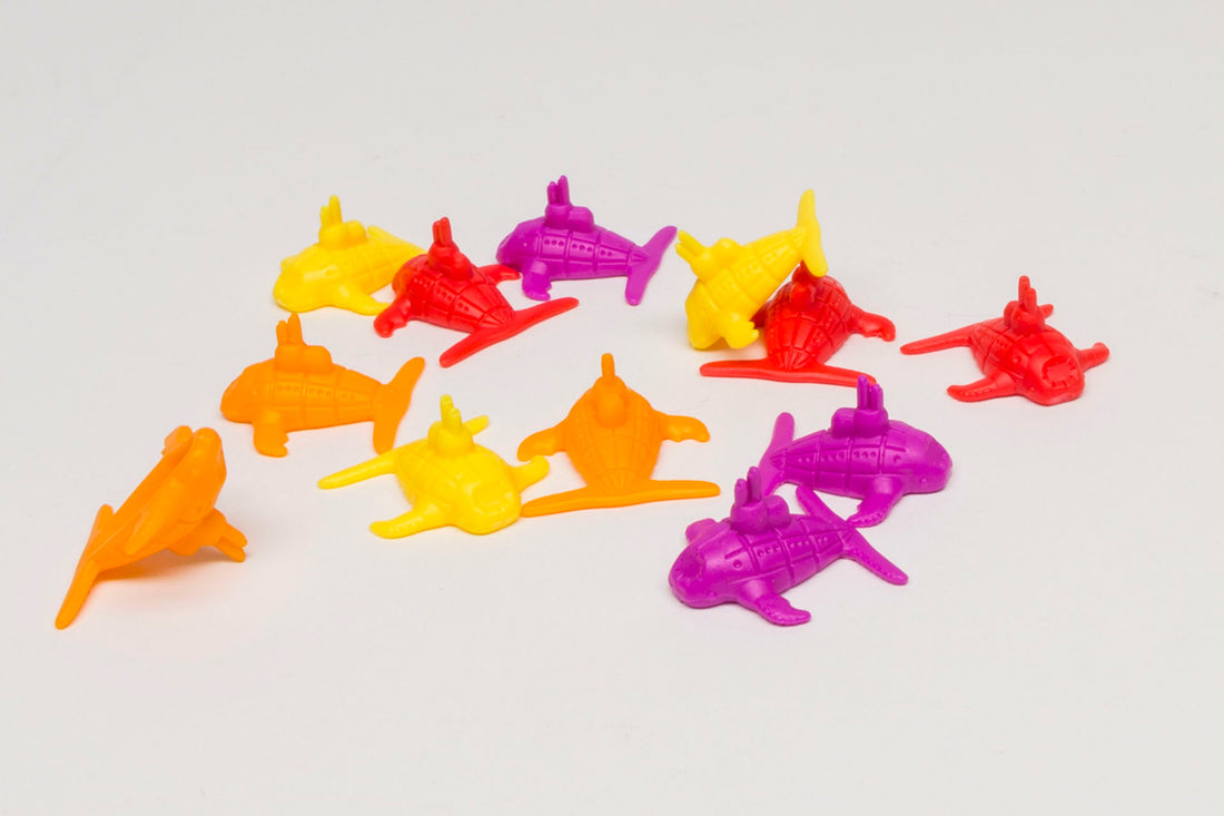 Set of plastic spaceships, submrines in 4 colors from Nautilus