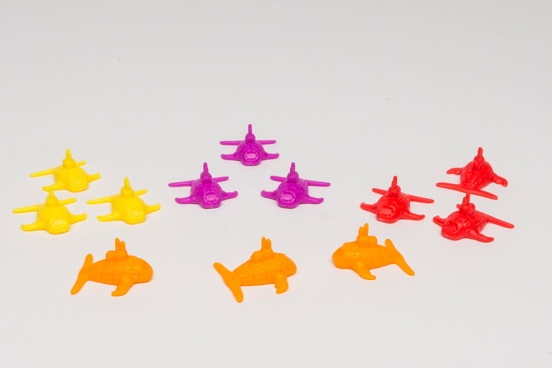 Set of plastic spaceships, submrines in 4 colors from Nautilus