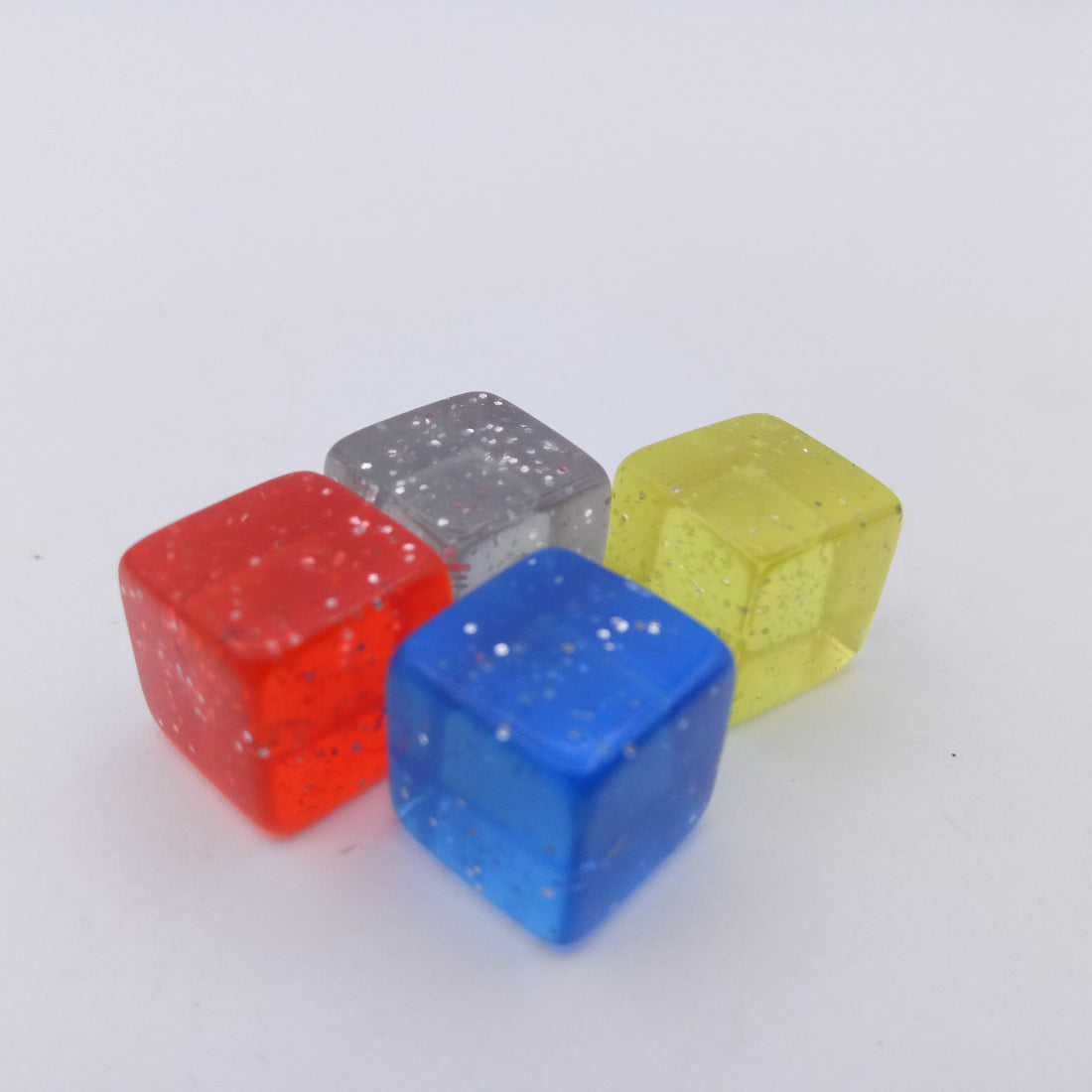 Transparent plastic dice 12mm - with effects