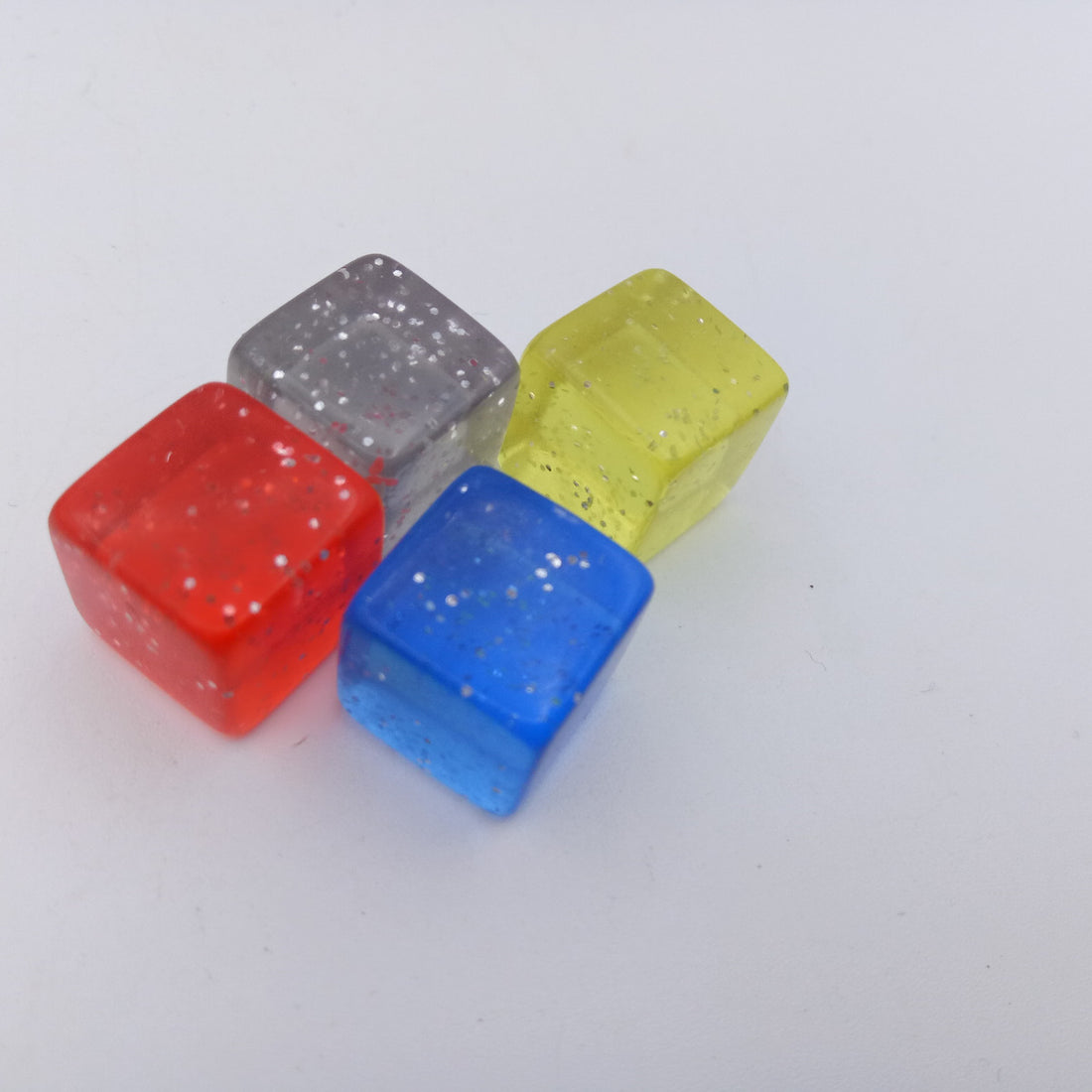 Transparent plastic dice 12mm - with effects