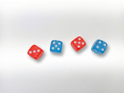Transparent plastic dice - with glitter effect
