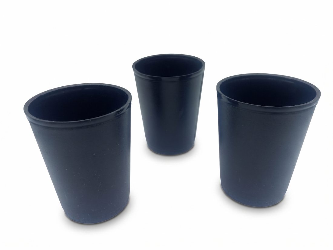 Würfelbecher aus Kunststoff