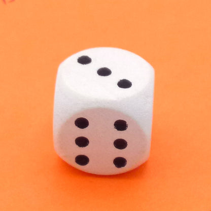 Small wooden cubes 14mm
