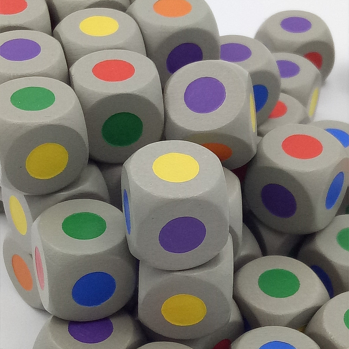 Color dice of width 16 mm-black