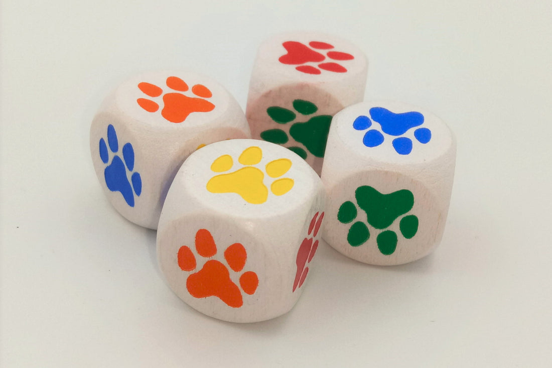 Set color dice with paws