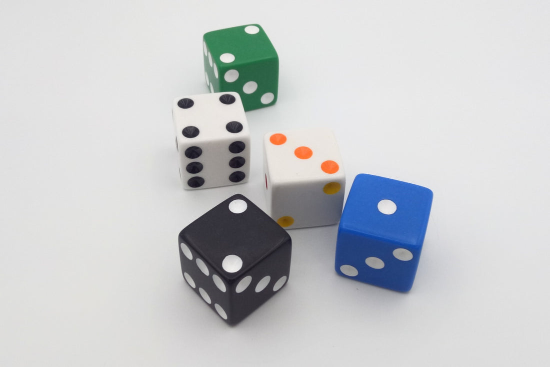 Plastic dice 25 mm (dots)-green